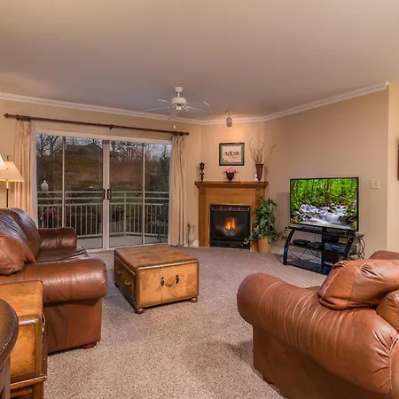 Golf Vista 111- Two-Bedroom Cabin